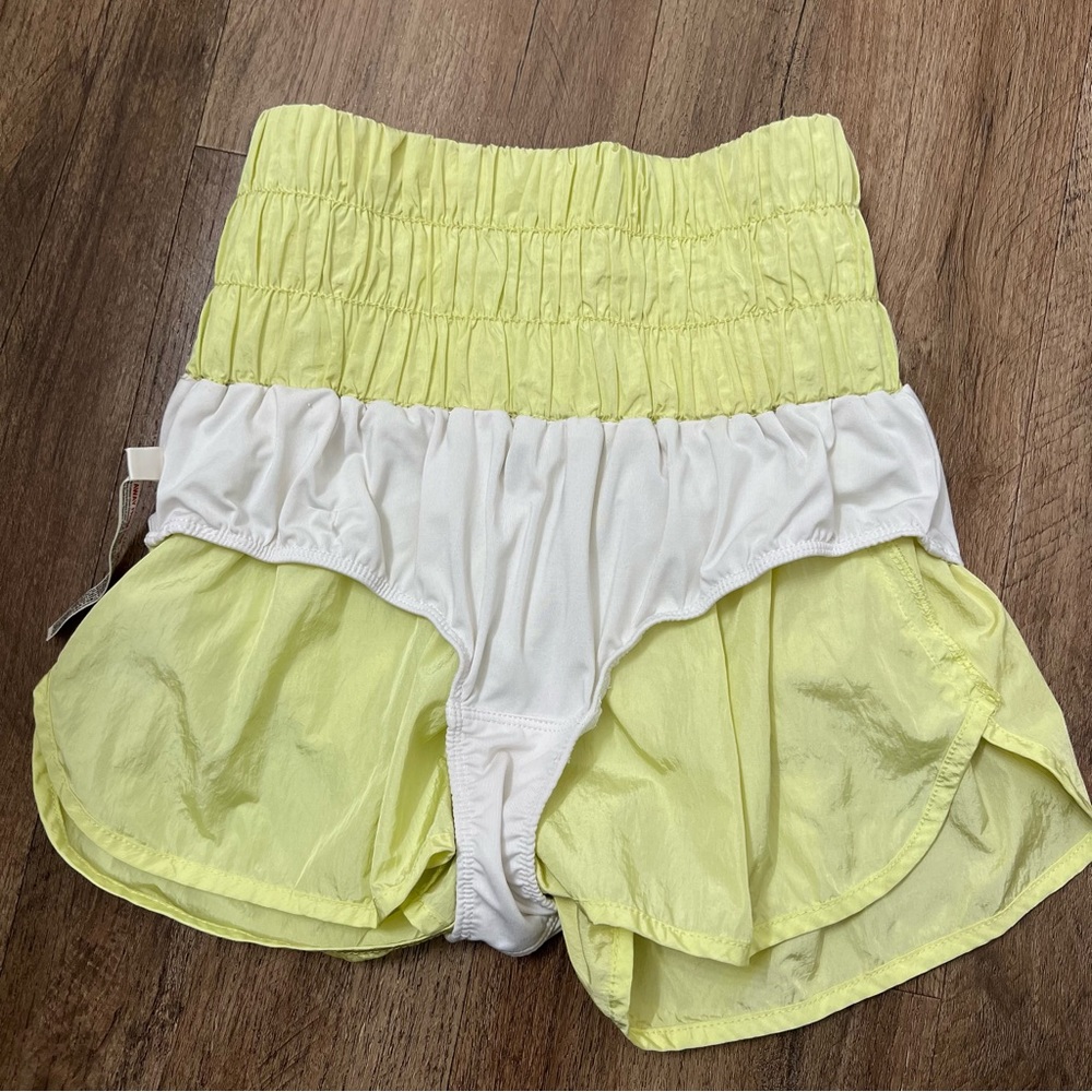 Free People The Way Home Shorts in‎ Lemon Verbena - Picture 9 of 12